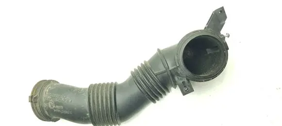 Ford Kuga I Turbo air intake inlet pipe/hose N07011A160