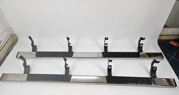 Chevrolet Silverado Sill