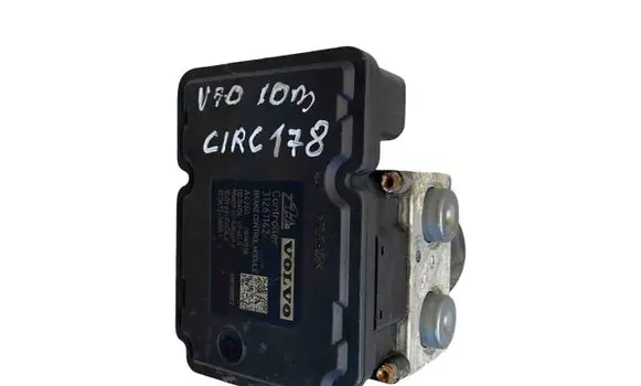 Volvo V70 ABS Pump 31261142 P31261142