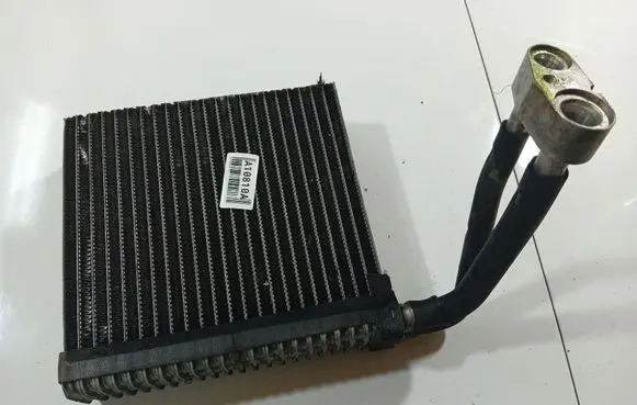 Volvo V50 A/C cooling radiator (condenser) 