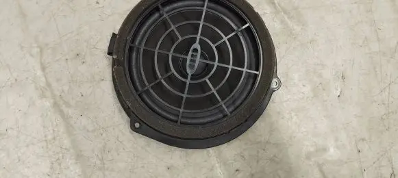 Audi Q3 8U Front door speaker 8r0035411