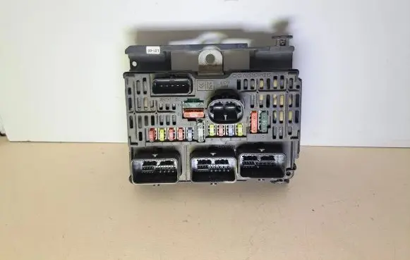 Peugeot 407 Fuse module 9661682580 BSML0100 166787816