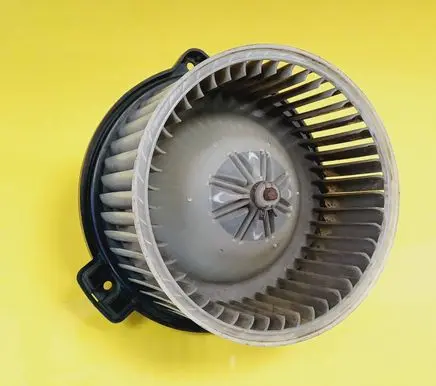 Mitsubishi Carisma Heater fan/blower 0130111191