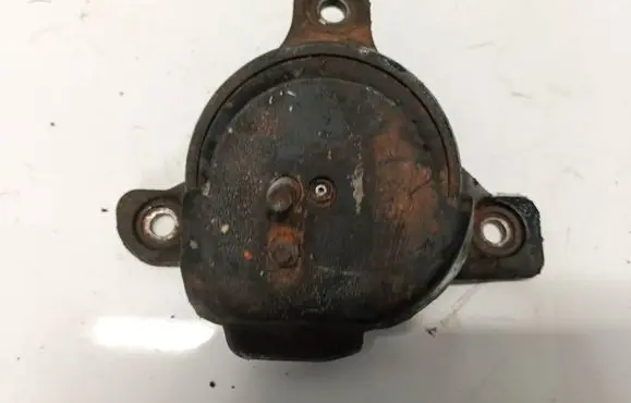 Subaru B9 Tribeca Engine mount bracket 
