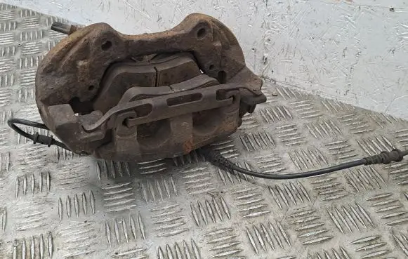 Mercedes-Benz ML W164 Front brake caliper