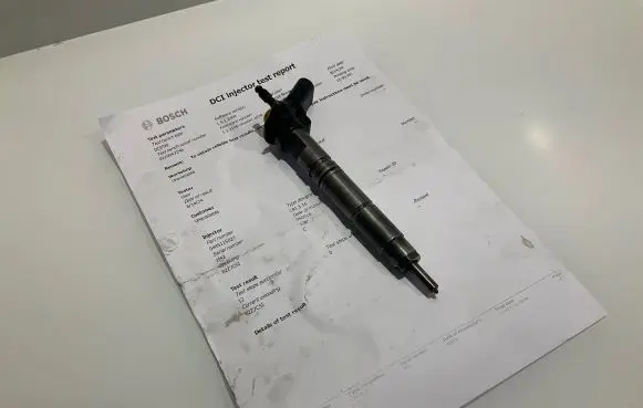 Mercedes-Benz CLS C219 Fuel injector A6420700587 060516 0445115027