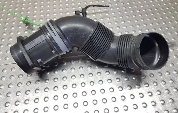 Audi A3 S3 8V Air intake duct part S26370526 5Q0129654G