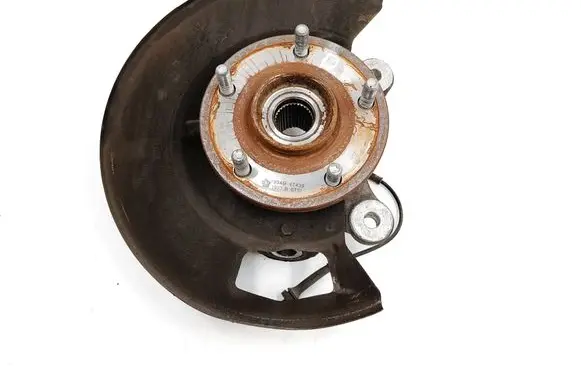 Chrysler Town u0026 Country V Front wheel hub 04743576AB