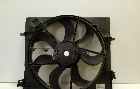 Nissan X-Trail T32 Radiator cooling fan shroud 214814BE0A