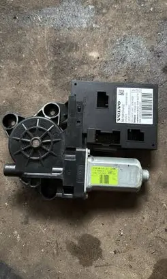 Volvo V50 Front door window regulator motor 30798104AB