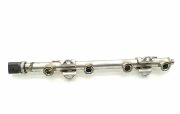 Volkswagen PASSAT B8 Fuel main line pipe 04E133320D