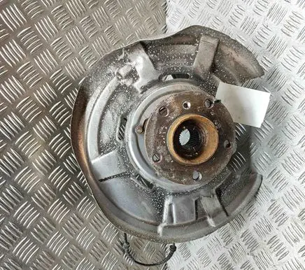 Rear wheel hub