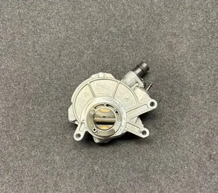 BMW 5 F10 F11 Vacuum pump 8605976