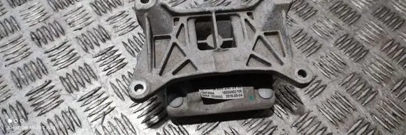 Mercedes-Benz GLC X253 C253 Gearbox mount A2052402500