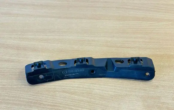 Mazda CX-5 Front bumper mounting bracket KD4550153