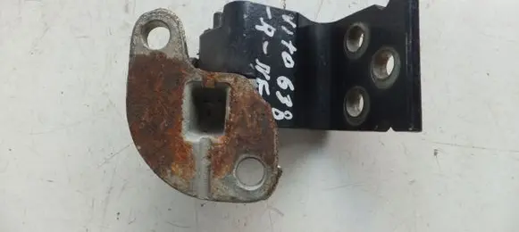 Mercedes-Benz Vito Viano W638 Front door lower hinge 