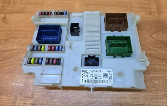 Volvo XC60 Fuse module CG9T14C256FA 3659AF01125TP