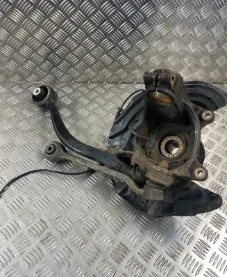 BMW X4 F26 Front wheel hub 6855954