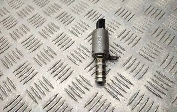 Peugeot 3008 II Camshaft vanos timing valve 9825813780