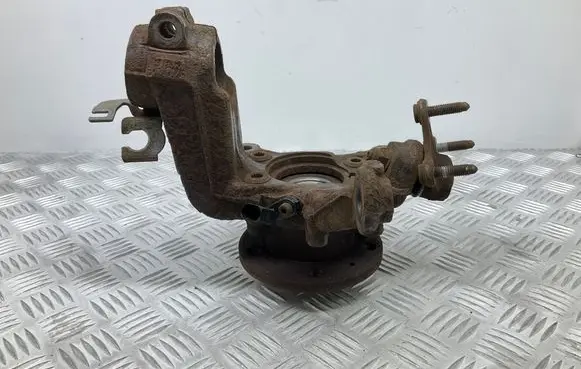 Volkswagen Touran II Front wheel hub 1K05N