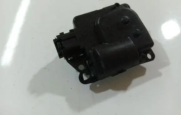 Chrysler Sebring (JS) Air flap motor/actuator AA1138002640
