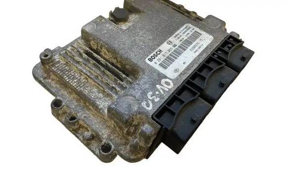 Opel Vivaro Engine control unit/module 8200935115 0281017065