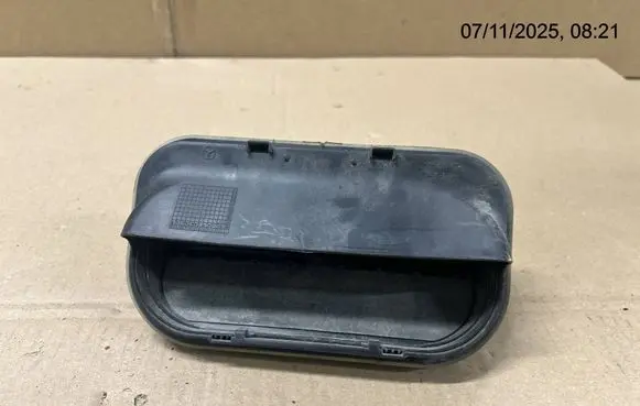 Mercedes-Benz B W246 W242 Quarter panel pressure vent A2048300442 2048300442