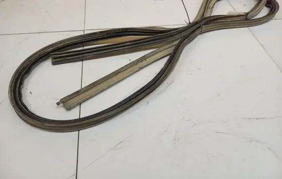 Nissan Primera Rubber seal rear door 