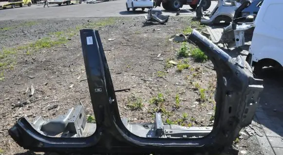 Volvo XC90 Side car body part 