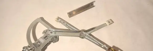 Mercedes-Benz E W124 Front door manual window regulator 1247201746
