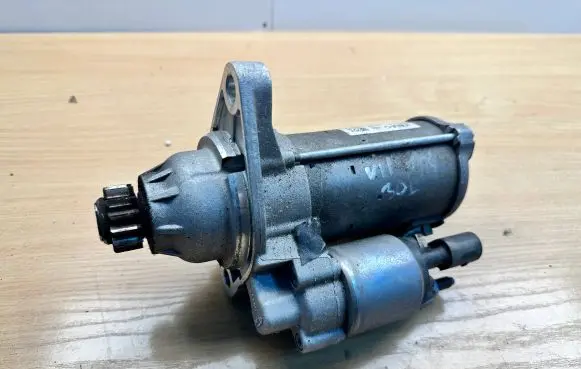 Volkswagen Golf VII Starter motor 0AM911023N