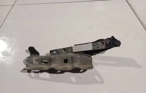 Mercedes-Benz C W203 Tailgate/trunk/boot hinge