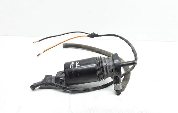 Volvo V70 Headlight washer pump 1013229