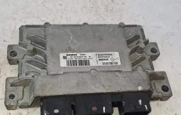Renault Clio III Engine control unit/module 8200783095 S120202114 8200700600
