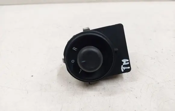 Opel Insignia A Wing mirror switch 13271827 211723