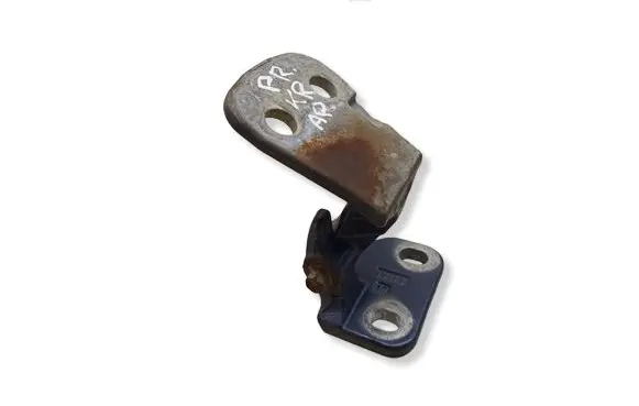 Land Rover Discovery 3 - LR3 Front door lower hinge BDB780072