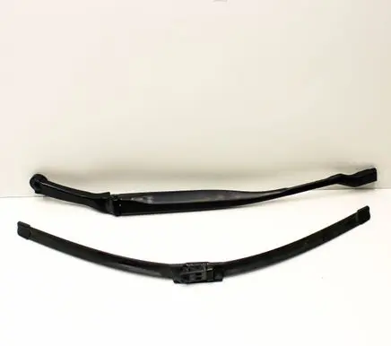 Maserati Ghibli Windshield/front glass wiper blade 670007562