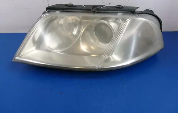 Volkswagen PASSAT B5.5 Headlight/headlamp 3B0941015AN