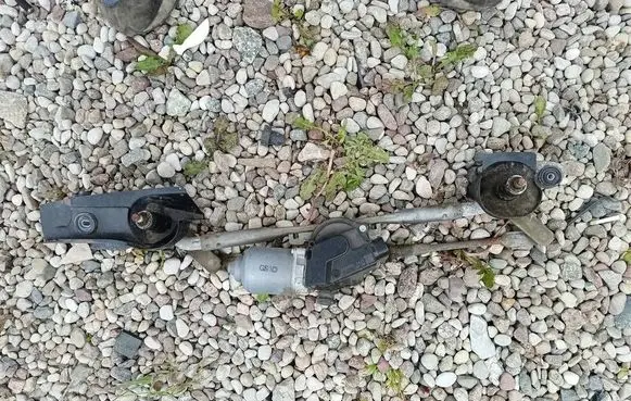 Mazda 6 Front wiper linkage and motor 159300-1431