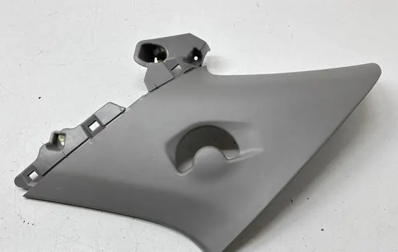 Toyota Highlander XU50 (D)pillar trim (top) 624700E130
