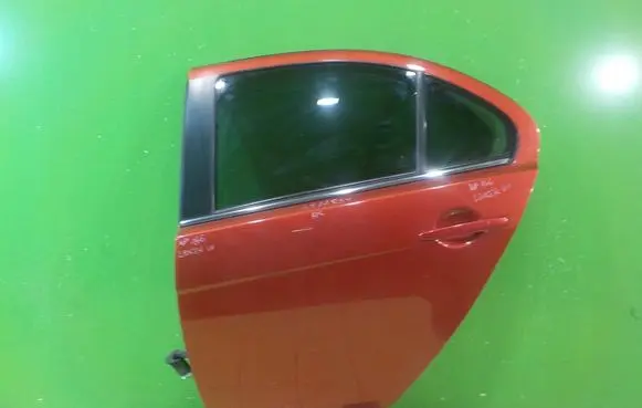 Mitsubishi Lancer VIII Rear door LEWE