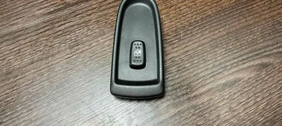 Iveco Daily 35 - 40.10 Electric window control switch 5801304492