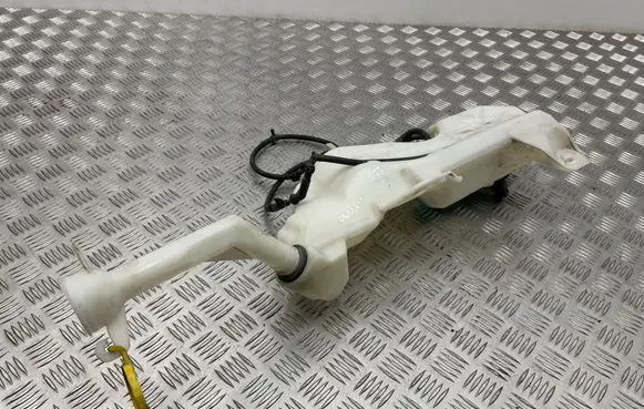 Windshield washer fluid reservoir/tank