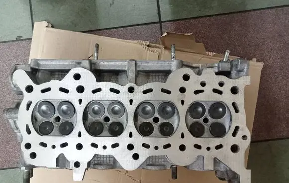 Suzuki Swift II Engine head K12B