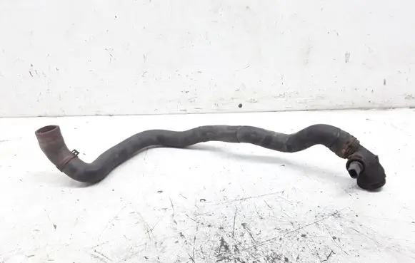 Volkswagen Touran I Engine coolant pipe/hose