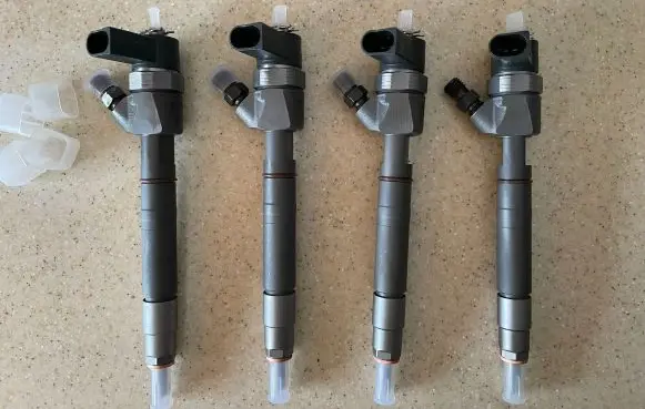Mercedes-Benz C W203 Fuel injector A6110701687 A6110701487 0445110190
