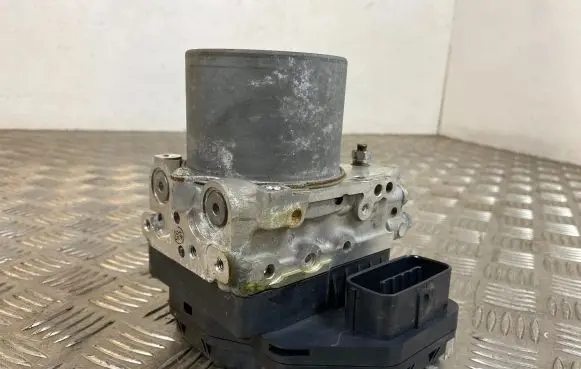 Toyota Urban Cruiser (XP110) ABS Pump 8954152A00 4454052150 1338006000