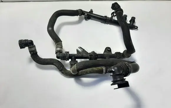 Engine coolant pipe/hose