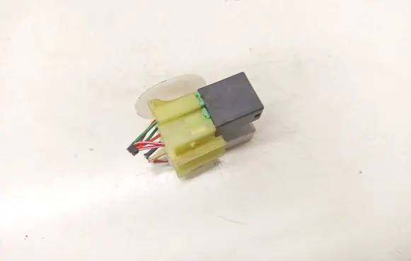 Toyota Avensis T250 Other relay 9008087013