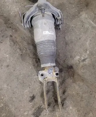 Porsche Cayenne (9PA) Air suspension front shock absorber 7L5616039